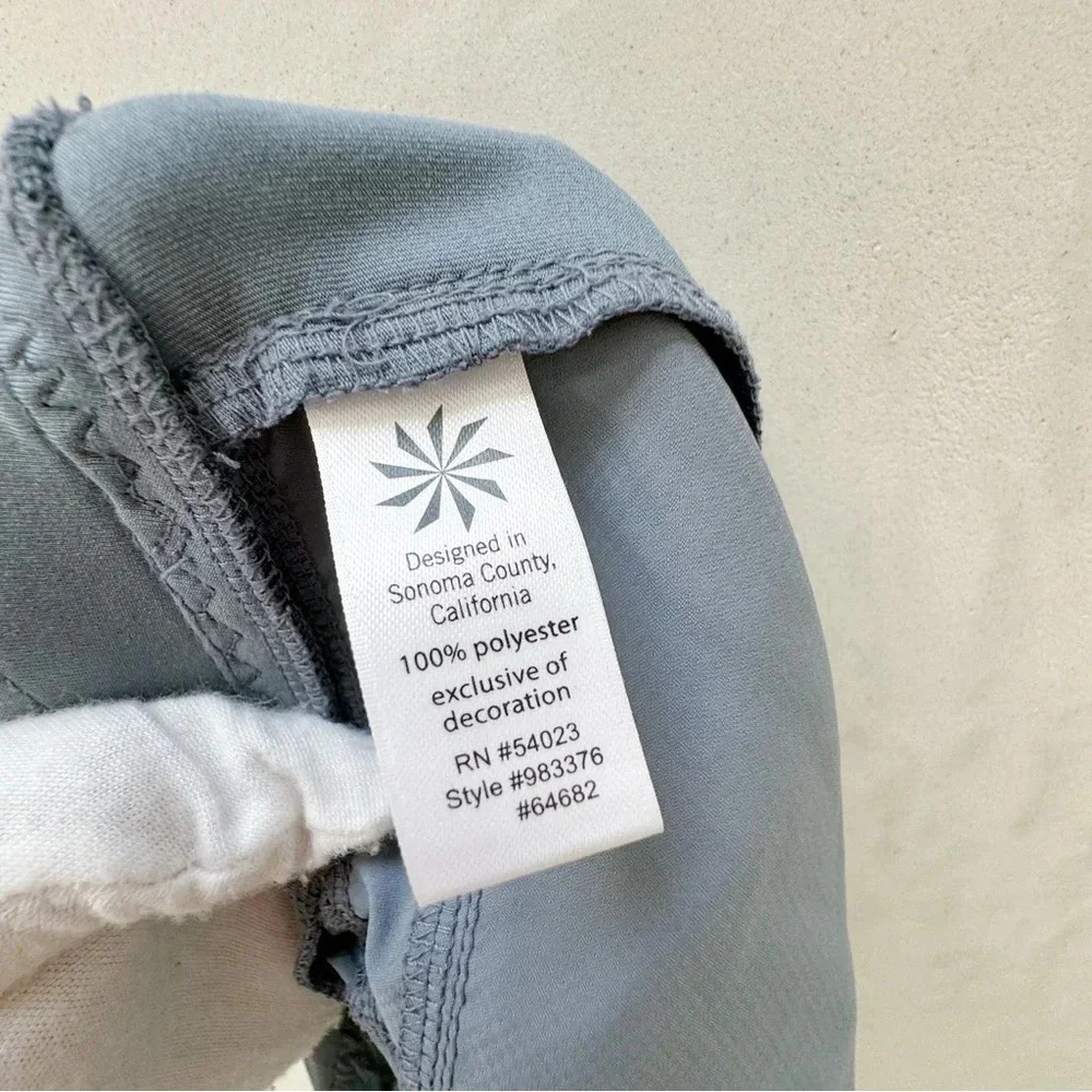 ATHLETA || Sport Short Performance Fabric Back Zippered Pocket - Picture 8 of 10